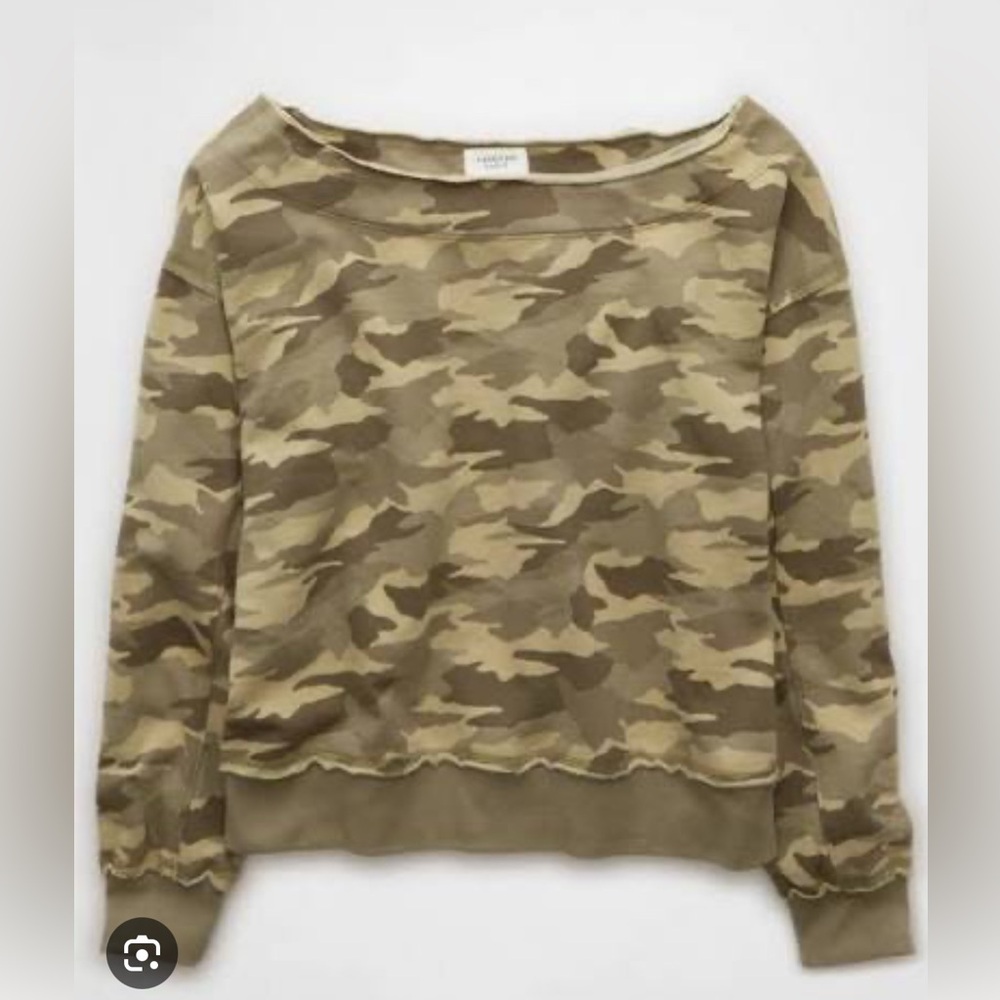 American Eagle Off Shoulder Camo Print XXL